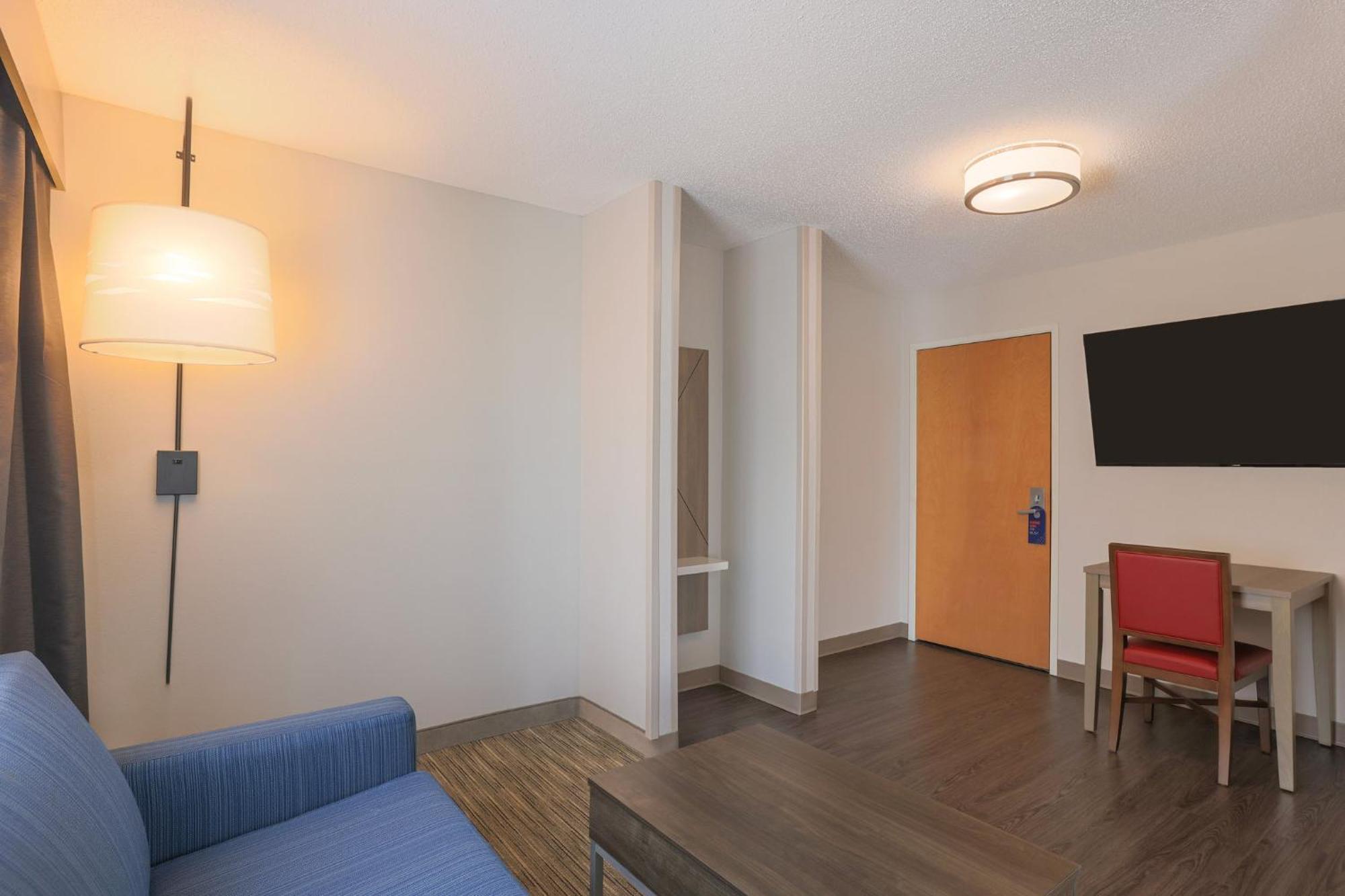 Holiday Inn Express Hotel & Suites Raleigh North - Wake Forest By Ihg Exterior photo